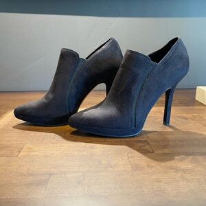 Elegant Black Women's Heeled Shoes